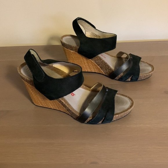 Tsubo Black and Tan Suede, Cork, and Rattan Wedges - Women’s Size 8.5 - Picture 3 of 8